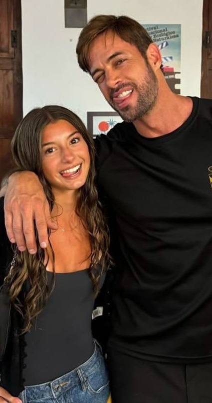 William Levy y sus hijos: ¡una foto navideña que derrite corazones! 3 471555539 1101275301837855 1733589208401476986 n