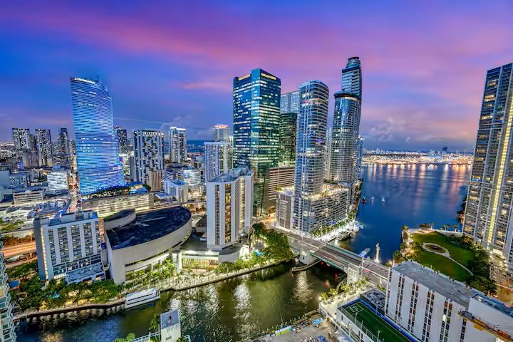 ¿Por qué Miami se encuentra en el en el top 10 de las vistas aéreas más impresionantes de EE.UU.? 2 brickell